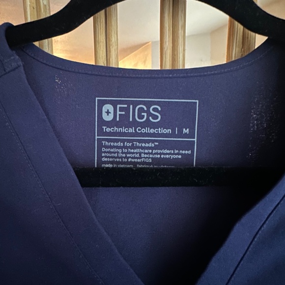Figs navy blue scrub set Medium - Picture 4 of 6